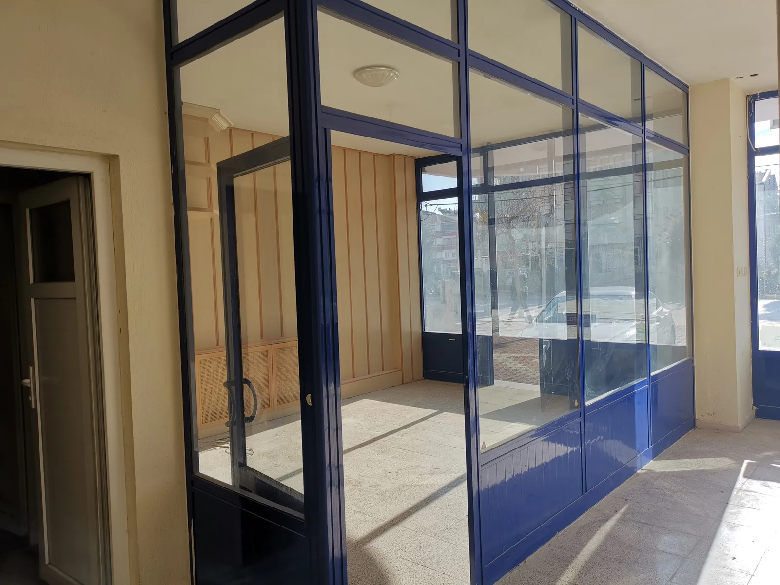 Cihanbeyli Showroom Ofis Çalışması - tadilat öncesi durum 2