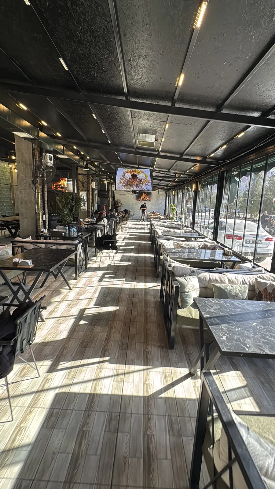 Qbistro Kafe Mimari Tasarım Tadilat Projemiz - tamamlanan tasarım 1